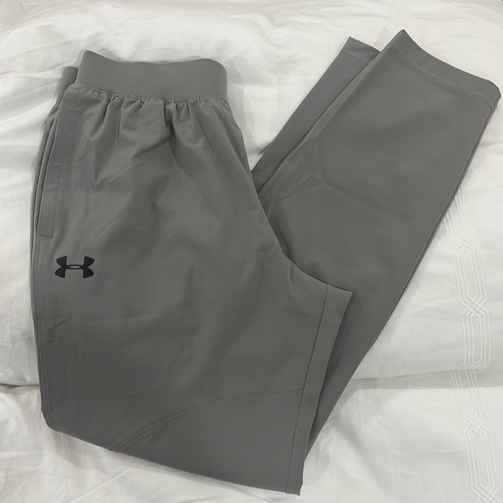Under armor fitted pants